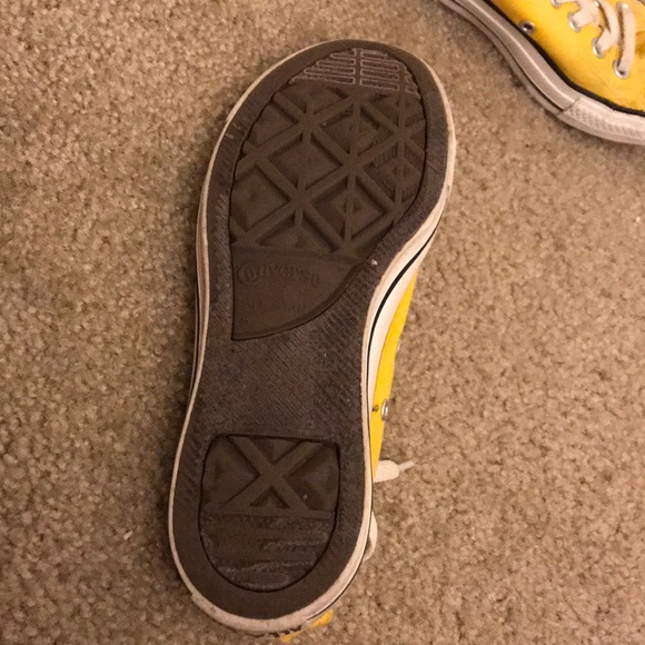 Yellow converse sneakers - Picture 2 of 3